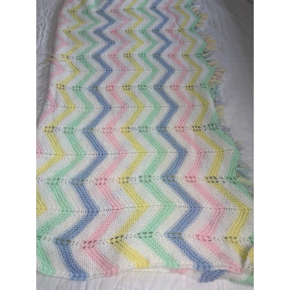 Crochet Knitted Baby Blanket Chevron Zig Zag Tassel Fringe READ small pull work